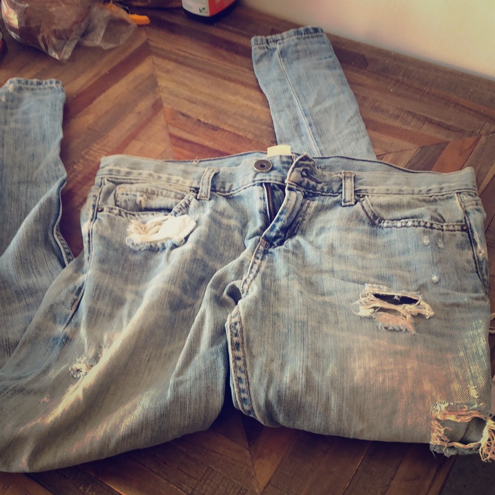 Light wash boyfriend jeans